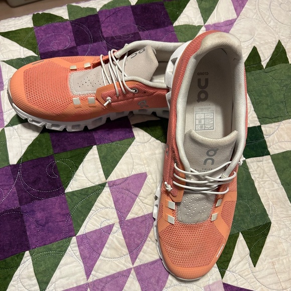 On Cloud 5 Shoes Size 10 - Picture 3 of 6